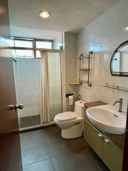 Pangsapuri untuk Disewa di Molek Pine 1 - Merry Chua - Bathroom - PropertyGuru.com.my