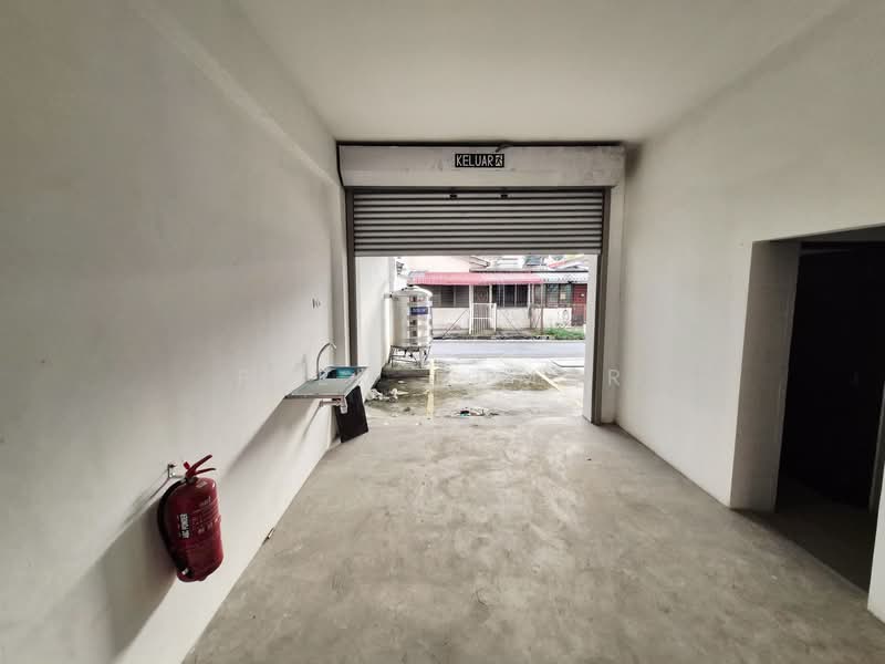 Shop for Rent in Taman Overseas Union (Taman Oug) (Jalan Klang Lama (Old Klang Road)) - Prem Kumar - Interior - PropertyGuru.com.my