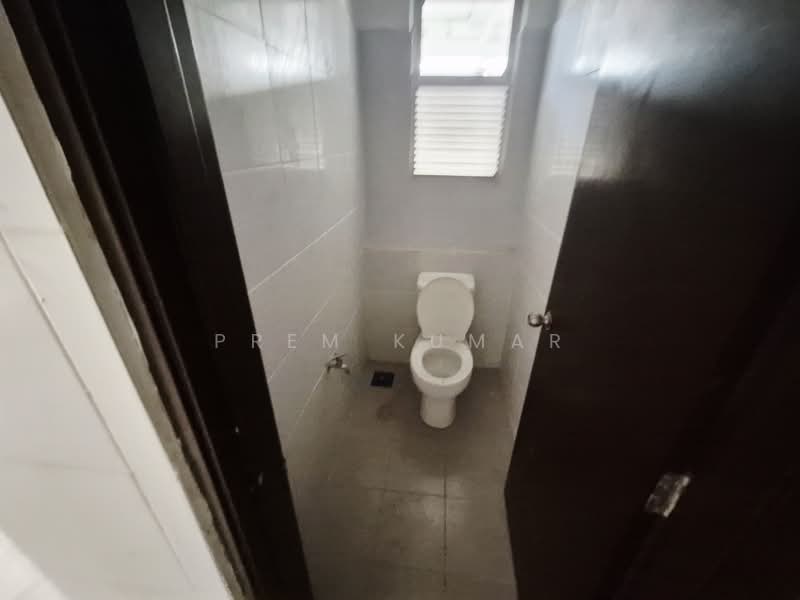 Shop for Rent in Taman Overseas Union (Taman Oug) (Jalan Klang Lama (Old Klang Road)) - Prem Kumar - Toilet - PropertyGuru.com.my