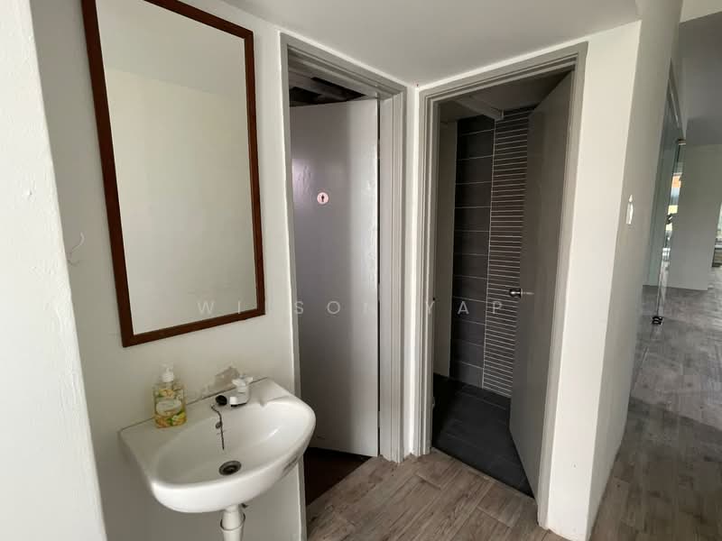 Shop / Office for Rent in Puchong (Selangor) - Wilson Yap - Bathroom - PropertyGuru.com.my