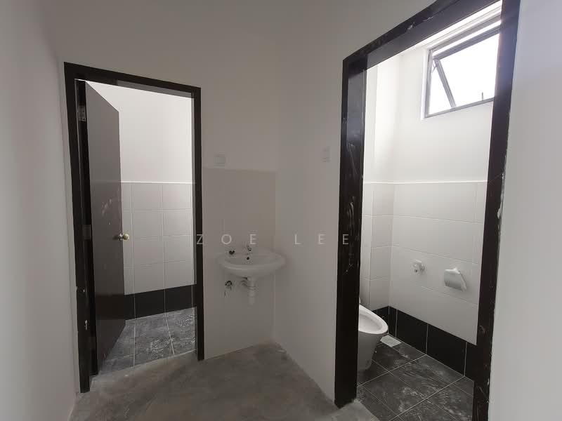 Kedai / Pejabat untuk Dijual di Taman Kota Masai (Pasir Gudang) - Zoe Lee - Bathroom - PropertyGuru.com.my
