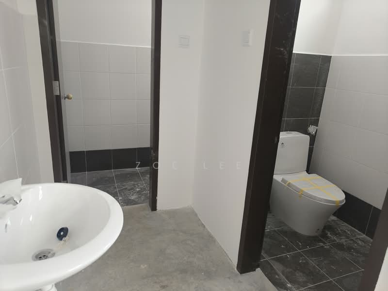 Kedai / Pejabat untuk Dijual di Taman Kota Masai (Pasir Gudang) - Zoe Lee - Bathroom - PropertyGuru.com.my