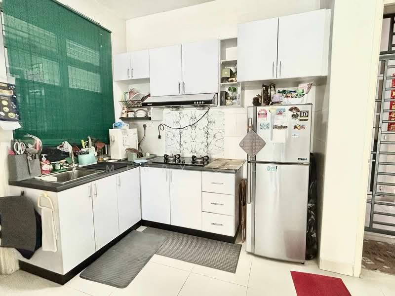 Apartment for Sale at D' Larkin Residence - Merry Chua - Kitchen - PropertyGuru.com.my