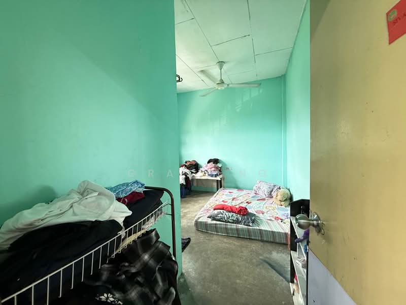 Rumah Flat untuk Dijual di Taman Tampoi Utama Flat - Grace Ng - Bedroom - PropertyGuru.com.my