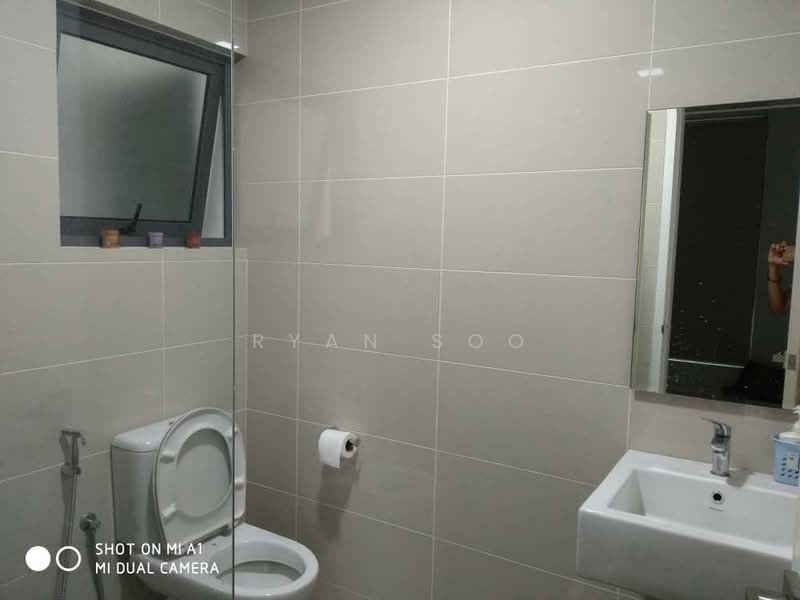 Service Residence for Sale at H2O Residences - Ryan Soo - Bedroom 2 Bathroom - PropertyGuru.com.my