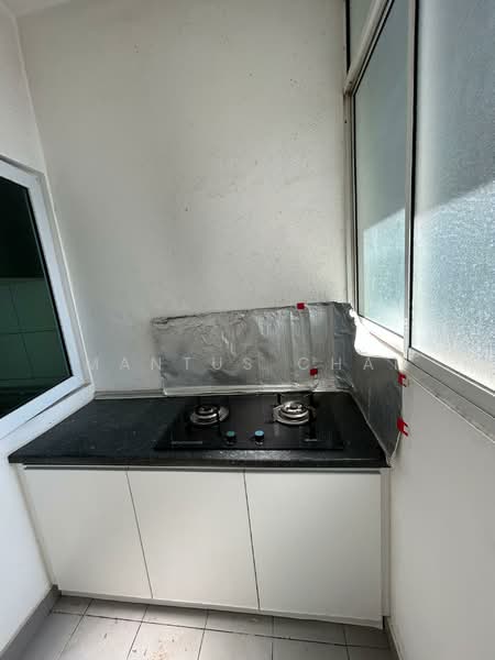 Condominium for Sale at The Holmes 1 - Mantus Chai - Kitchen - PropertyGuru.com.my