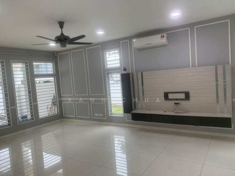 2-storey Terraced House for Rent in Bandar Putra Permai (Seri Kembangan) - Xann Chua - Living Room - PropertyGuru.com.my