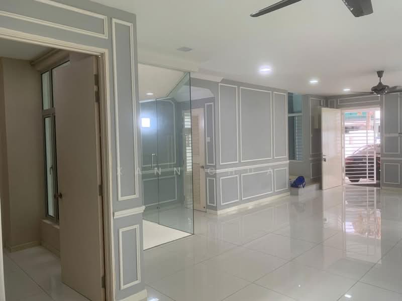 2-storey Terraced House for Rent in Bandar Putra Permai (Seri Kembangan) - Xann Chua - Living Room - PropertyGuru.com.my