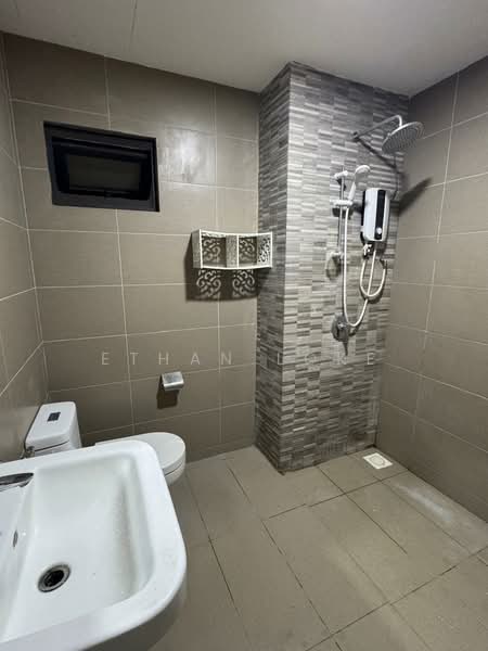 Kondominium untuk Disewa di Parkhill Residence - Ethan Loke - Bathroom - PropertyGuru.com.my