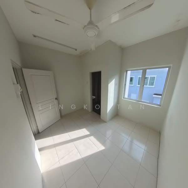 Townhouse for Rent in Sitiawan (Perak) - Lingko Tan - Bedroom  - PropertyGuru.com.my