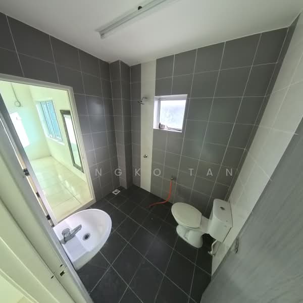 Townhouse for Rent in Sitiawan (Perak) - Lingko Tan - Bathroom - PropertyGuru.com.my