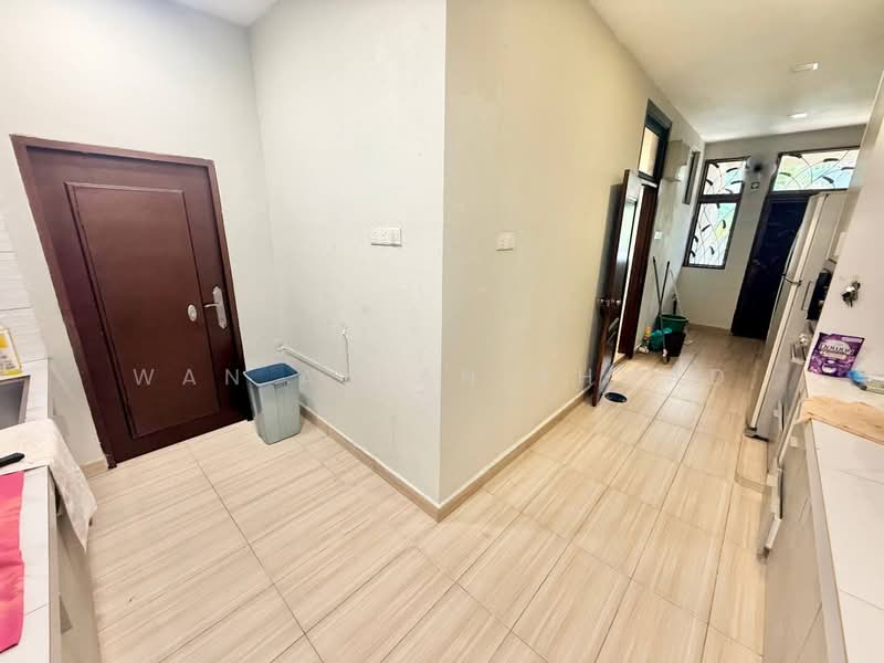 Rumah Banglo untuk Dijual di Seksyen 27 (Shah Alam) - Wan Azlan Ahmad - Corridor - PropertyGuru.com.my