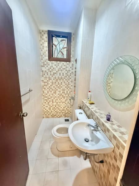 Rumah Banglo untuk Dijual di Seksyen 27 (Shah Alam) - Wan Azlan Ahmad - Bathroom - PropertyGuru.com.my