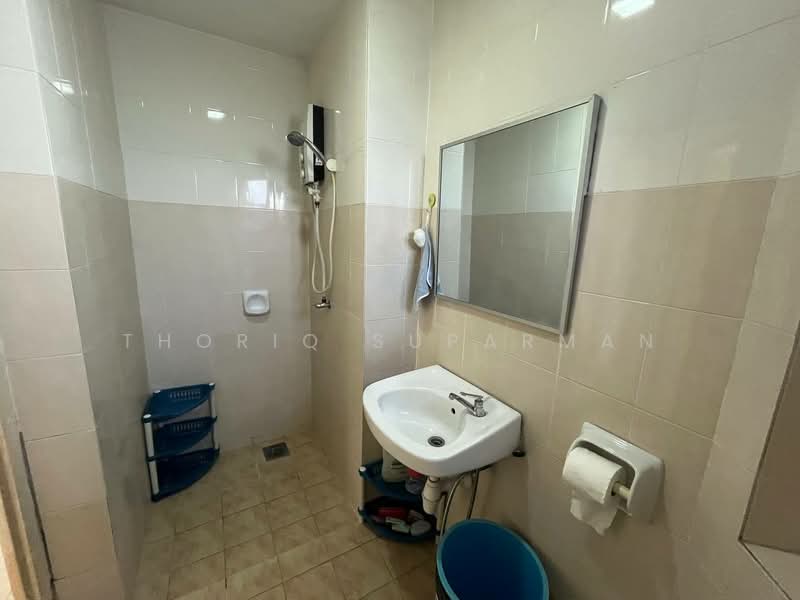 Kondominium untuk Disewa di Changkat View - Thoriq Suparman - Bathroom - PropertyGuru.com.my
