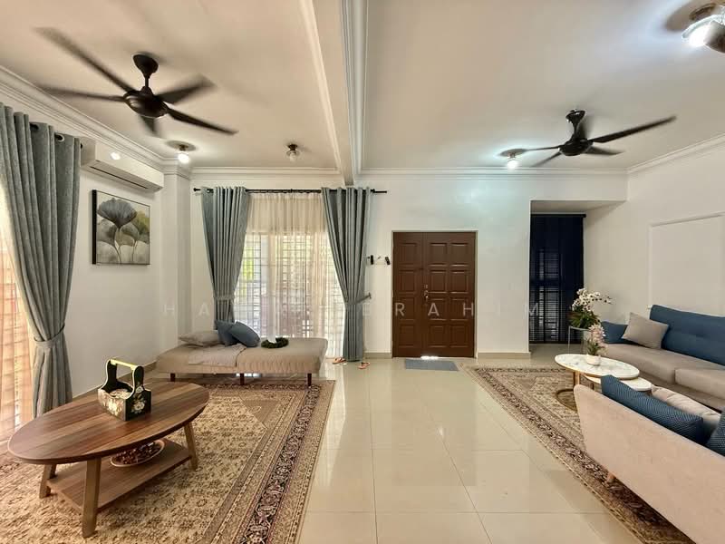 Semi-Detached House for Sale in Bukit Bandaraya (Shah Alam) - Hawa Ibrahim - Living Room - PropertyGuru.com.my
