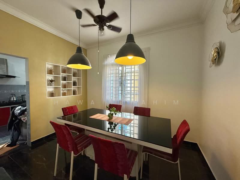Semi-Detached House for Sale in Bukit Bandaraya (Shah Alam) - Hawa Ibrahim - Dining Room - PropertyGuru.com.my