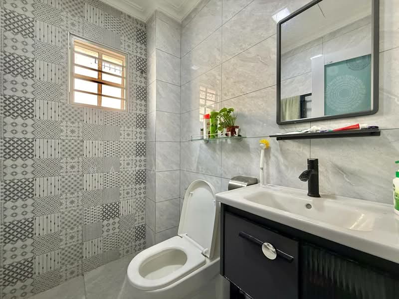 Semi-Detached House for Sale in Bukit Bandaraya (Shah Alam) - Hawa Ibrahim - Bathroom - PropertyGuru.com.my