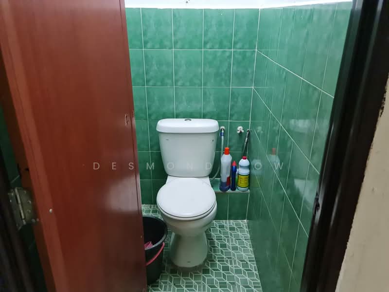 Pejabat untuk Disewa di Taman Keramat Permai (Ulu Kelang) - Desmond Low - Bathroom - PropertyGuru.com.my