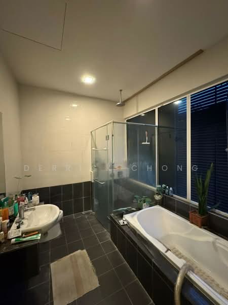 Bungalow House untuk Dijual di Batu 9 (Cheras) - Derrick Chong - Bathroom - PropertyGuru.com.my