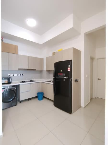 Service Residence for Sale at Gravit8, Klang - Annie Kho - Kitchen - PropertyGuru.com.my