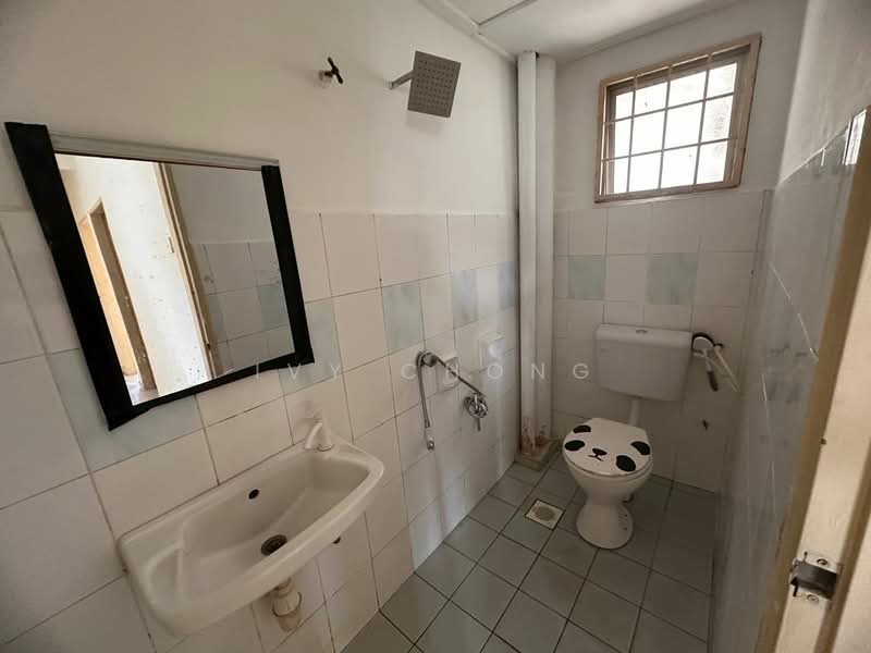 Apartment for Rent at Fairville - Ivy Chong - Bathroom - PropertyGuru.com.my