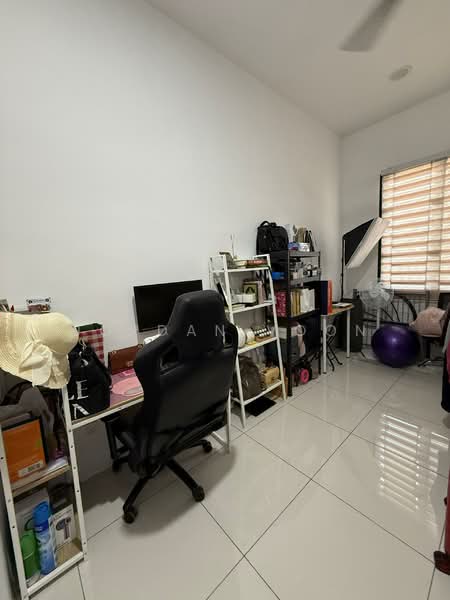 Rumah Teres 2 Tingkat untuk Dijual di Hijauan Hills (Simpang Ampat) - Jordan Voon - Study - PropertyGuru.com.my
