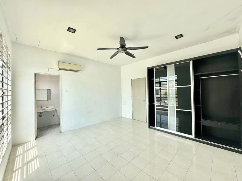 2-storey Terraced House for Sale in Sungai Buloh (Selangor) - Alif Saad - PropertyGuru.com.my
