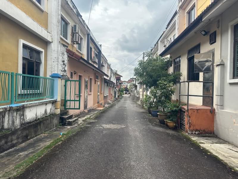 Rumah Teres 2 Tingkat untuk Dijual di Johor Bahru (Johor) - Abd Hakeem Abd Jalil - Exterior - PropertyGuru.com.my