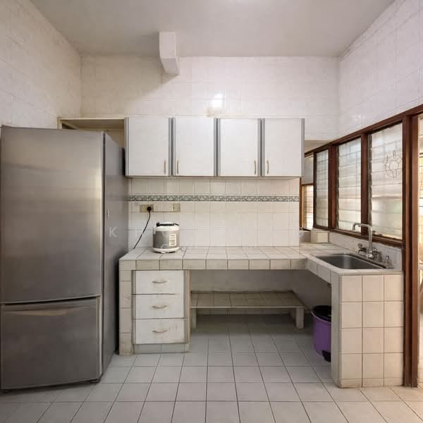 Rumah Teres 2 Tingkat untuk Dijual di TAMAN PUCHONG UTAMA (Puchong) - Kho Chng Guan - Kitchen - PropertyGuru.com.my
