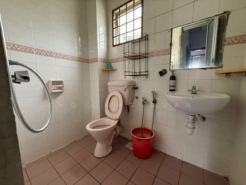 Rumah Teres 2 Tingkat untuk Dijual di Puchong Utama (Seksyen 6) (Puchong) - Kho Chng Guan - Bathroom - PropertyGuru.com.my