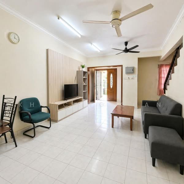 2-storey Terraced House for Sale in TAMAN PUCHONG UTAMA (Puchong) - Kho Chng Guan - Living Room - PropertyGuru.com.my