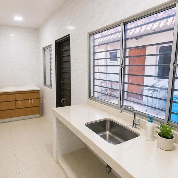 2-storey Terraced House for Sale in TAMAN PUCHONG UTAMA (Puchong) - Kho Chng Guan - Kitchen - PropertyGuru.com.my