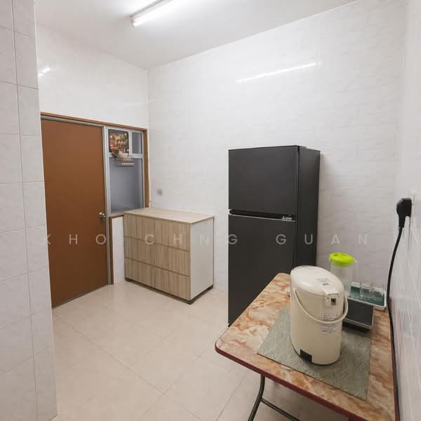 2-storey Terraced House for Sale in TAMAN PUCHONG UTAMA (Puchong) - Kho Chng Guan - Kitchen - PropertyGuru.com.my