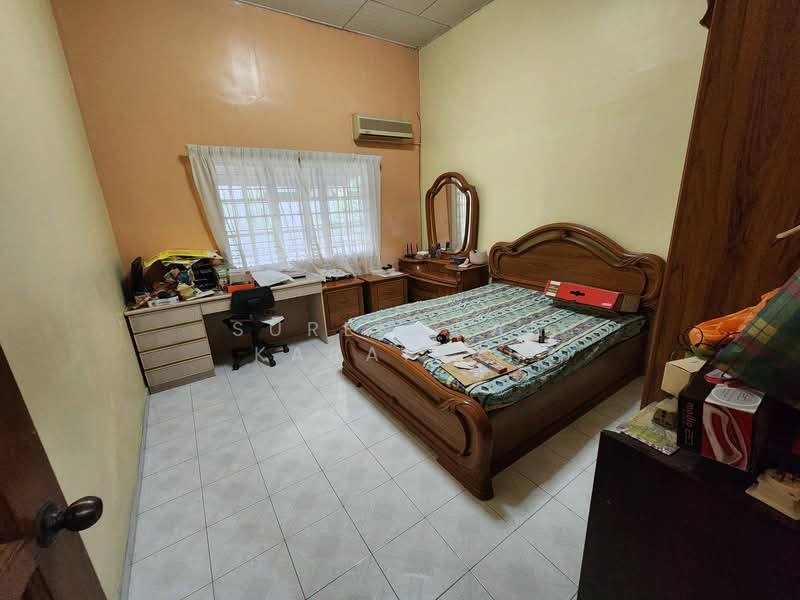 Bungalow for Sale in Taman Gembira (Klang) - Surendran Karapiah - Bedroom - PropertyGuru.com.my