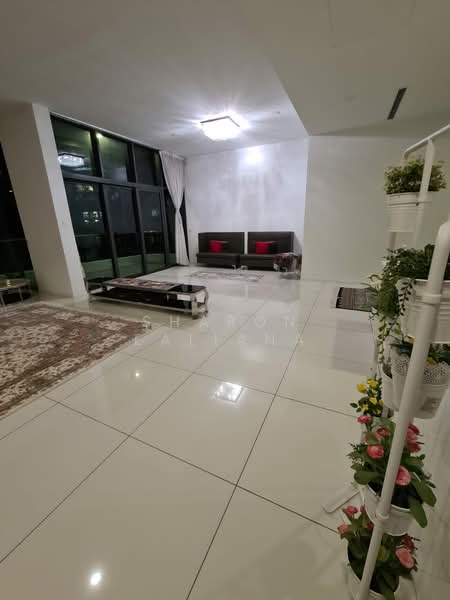 Kondominium untuk Dijual di Tropicana Grande - Sharon Ealiana - Living Room - PropertyGuru.com.my