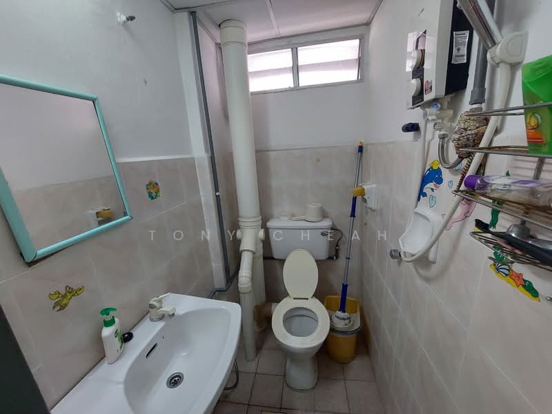 Apartment for Sale at Sinar Bukit Dumbar - Tony Cheah - Bathroom - PropertyGuru.com.my