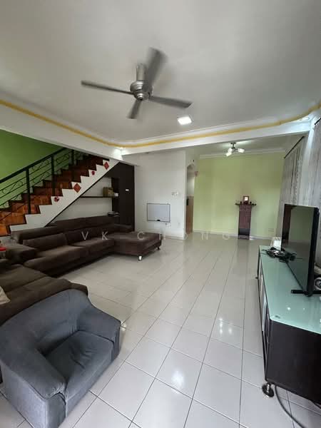 Rumah Teres 2 Tingkat untuk Dijual di Taman Setia Indah (Tebrau) - VK Chong - Living Room - PropertyGuru.com.my
