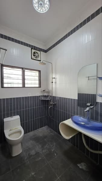 Rumah Teres 2 Tingkat untuk Dijual di Anjung Bercham Utara (Ipoh) - Donald Goh - Bathroom - PropertyGuru.com.my
