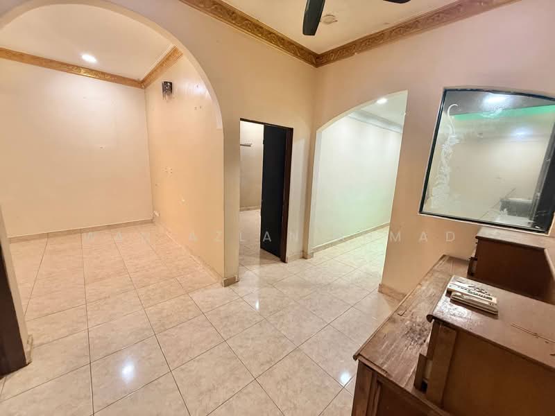 1-storey Terraced House for Sale in Klang (Selangor) - Wan Azlan Ahmad - PropertyGuru.com.my