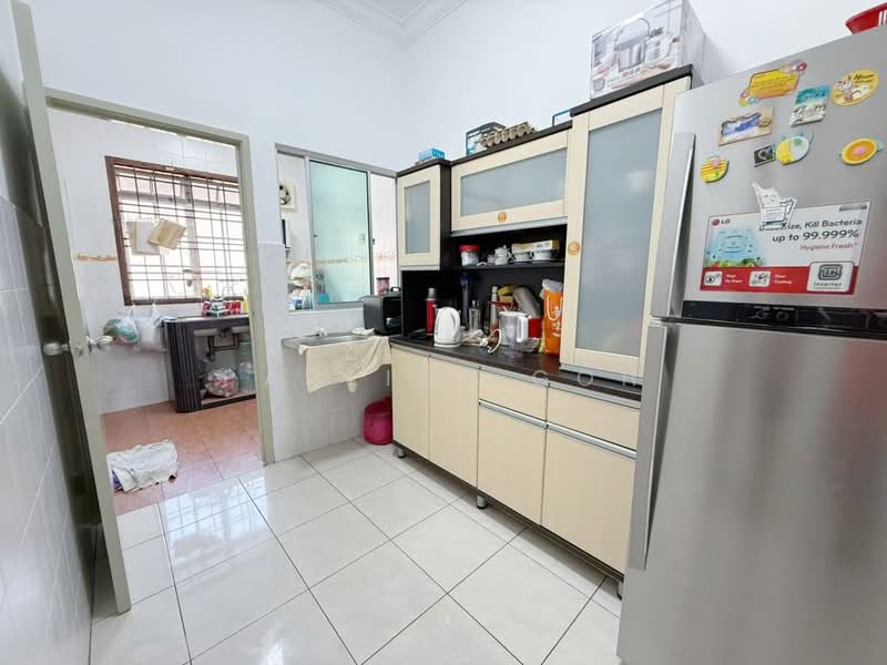 Rumah Teres 1.5 Tingkat untuk Dijual di Taman Daya (Johor Bahru) - Pauline Goh - Kitchen - PropertyGuru.com.my