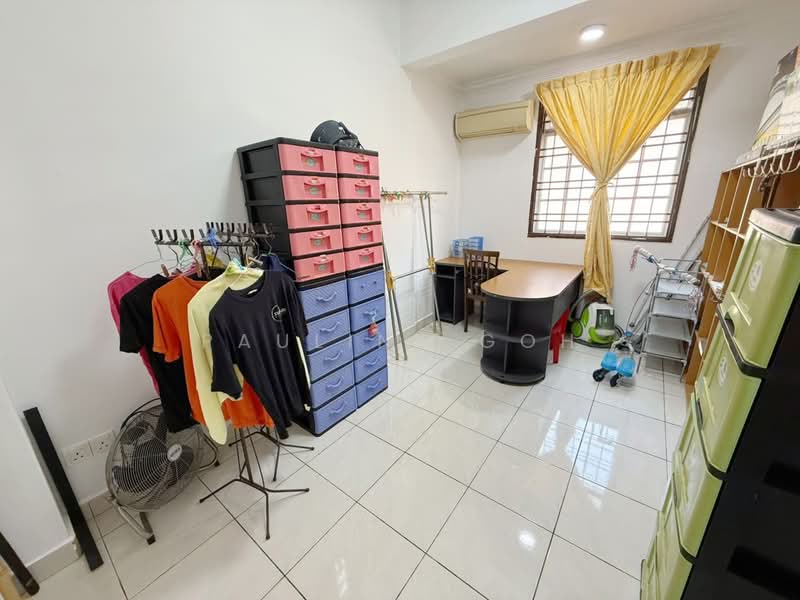 Rumah Teres 1.5 Tingkat untuk Dijual di Taman Daya (Johor Bahru) - Pauline Goh - Study - PropertyGuru.com.my