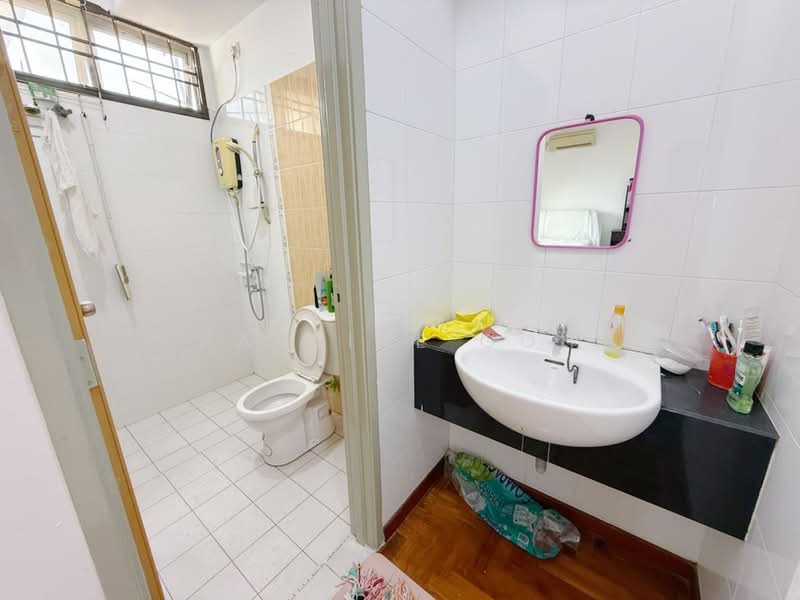 Rumah Teres 1.5 Tingkat untuk Dijual di Taman Daya (Johor Bahru) - Pauline Goh - Bathroom - PropertyGuru.com.my