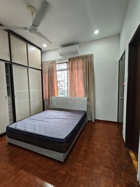 Rumah Teres 2 Tingkat untuk Disewa di Taman Pelangi (Johor Bahru) - Rex Yong - Bedroom - PropertyGuru.com.my