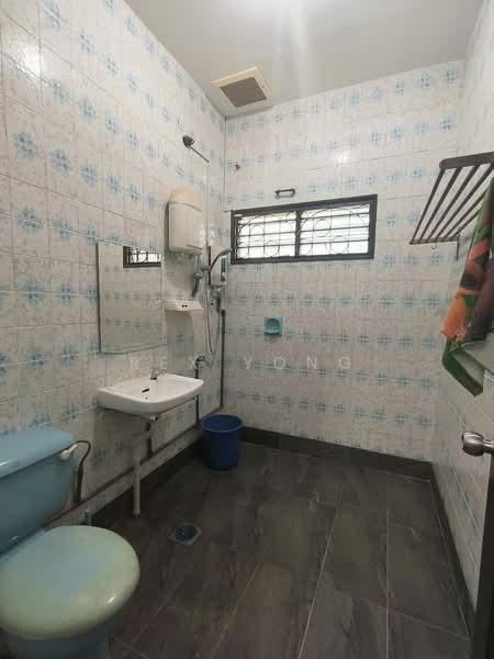 Rumah Teres 2 Tingkat untuk Disewa di Taman Pelangi (Johor Bahru) - Rex Yong - Bathroom - PropertyGuru.com.my
