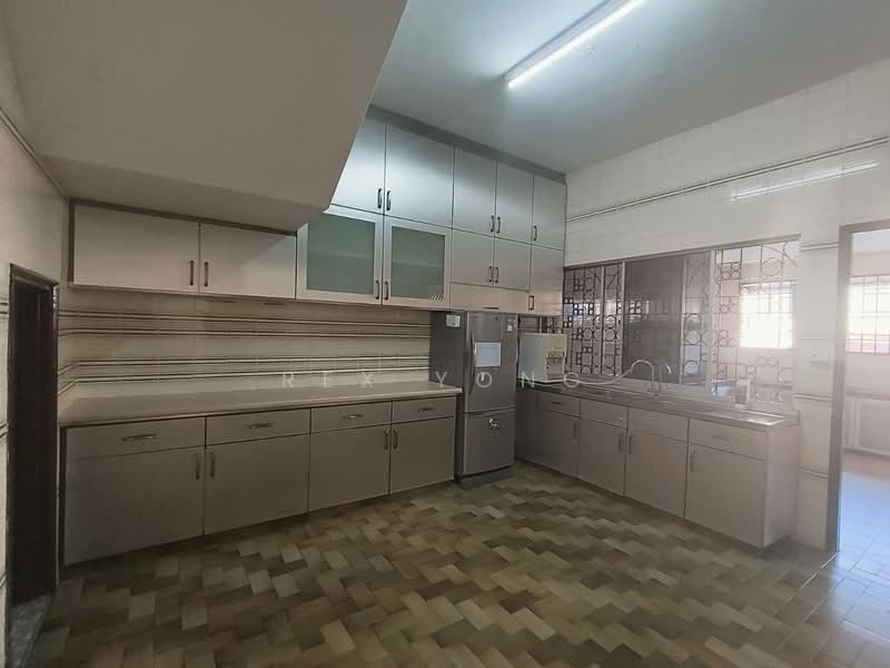 Rumah Teres 2 Tingkat untuk Disewa di Taman Pelangi (Johor Bahru) - Rex Yong - Kitchen - PropertyGuru.com.my