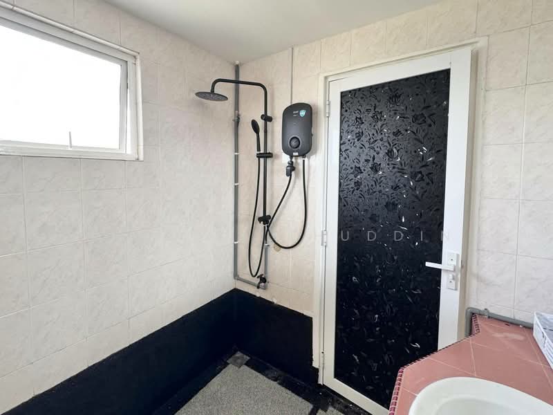 Condominium for Sale at Tiara Kelana - Muhd Salehuddin - Bathroom - PropertyGuru.com.my