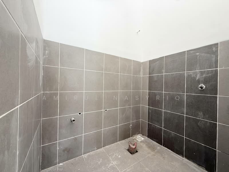 Rumah Teres untuk Dijual di Klang (Selangor) - Amirul Nasyriq - Bathroom - PropertyGuru.com.my