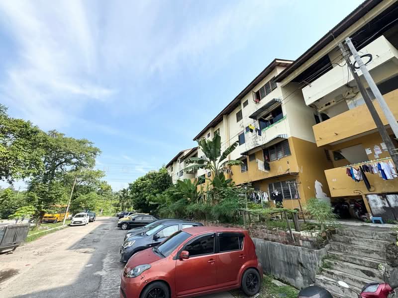 Flat for Sale at Flat Bandar Selesa Jaya @ Jalan Silat Gayong - Ong Lih Shyan - Exterior - PropertyGuru.com.my
