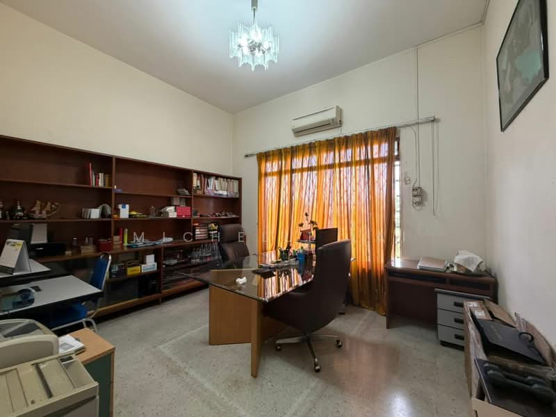 Rumah Banglo untuk Dijual di Petaling Jaya (Selangor) - Michelle Lai - Study - PropertyGuru.com.my