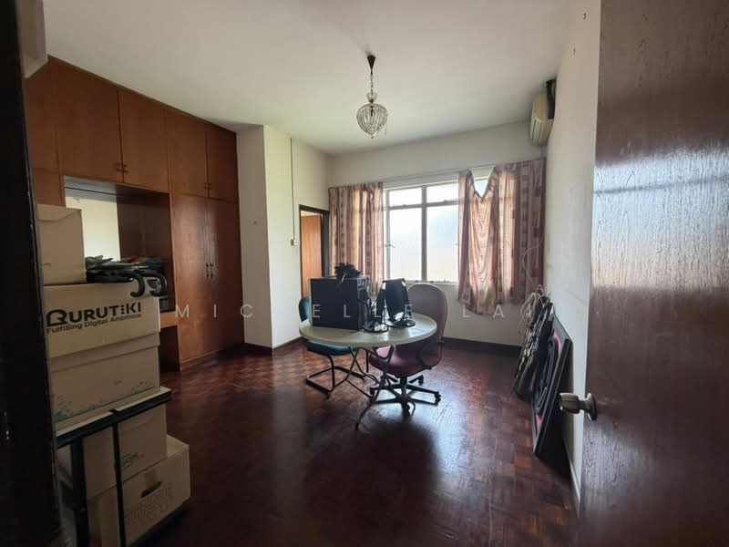 Rumah Banglo untuk Dijual di Petaling Jaya (Selangor) - Michelle Lai - Study - PropertyGuru.com.my